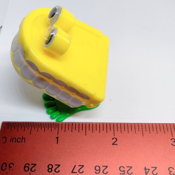 Wind Up Chattering Teeth  Walling Dentures Toy Yellow Creeping Hungry Toy - Picture 6 of 6